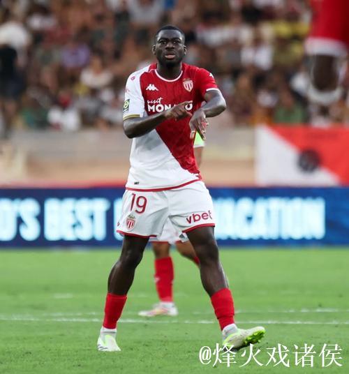 记者:优素福-福法纳回归合练,莱奥、圣地亚哥进行单独训练 记者:优素福-福法纳回归合练,莱奥、圣地亚哥进行单独训练