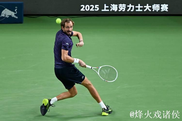 上海大师赛梅德维德夫赢开门红 鲁德首战爆冷出局